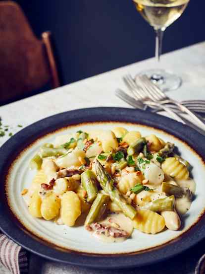 Gnocchi w kremowym sosie ze szparagami