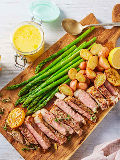 Sous-vide Steak with Creamy Lemon Sauce