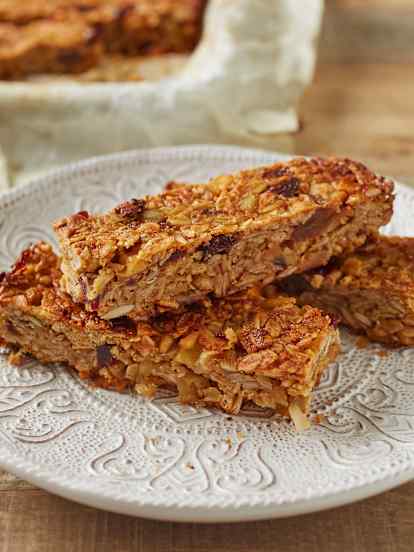 Chewy Cinnamon Apple Bars