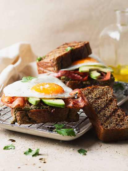 Koolhydraatarm Broodje met Spek en Spiegelei