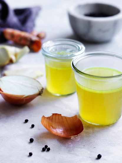 Turmeric chicken bone broth (gut health)