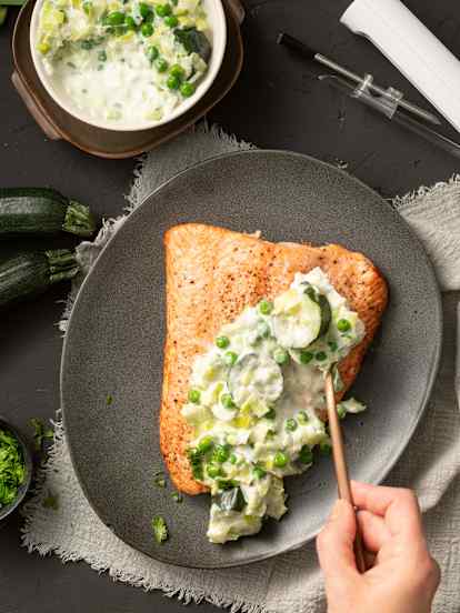 Gebakken Zalm met romige Prei-Courgettesaus
