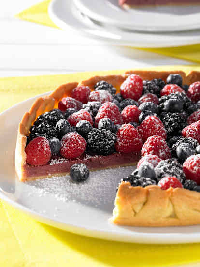 Quiche mit Beerencreme