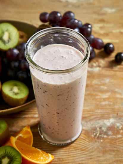 Batido de kiwi, banana e uva