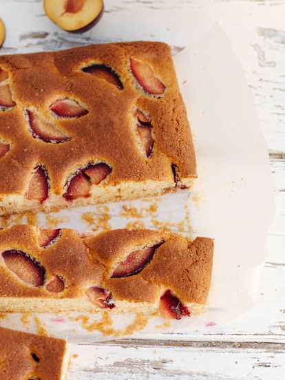 Bolo de iogurte e ameixa