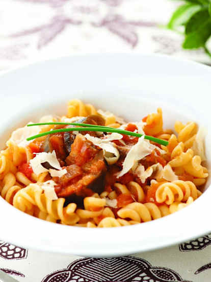 Massa com molho beringela e tomate