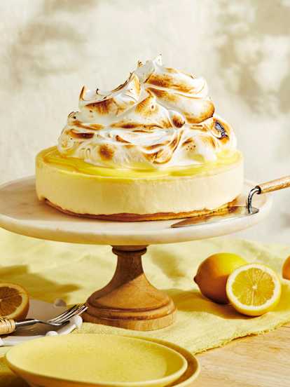 Lemon meringue ice-cream cake