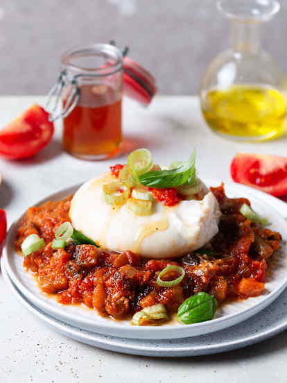 Ραγού μελιτζάνας με τυρί burrata