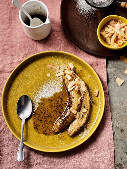 Plátanos con salsa de coco y canela (Al vacío)