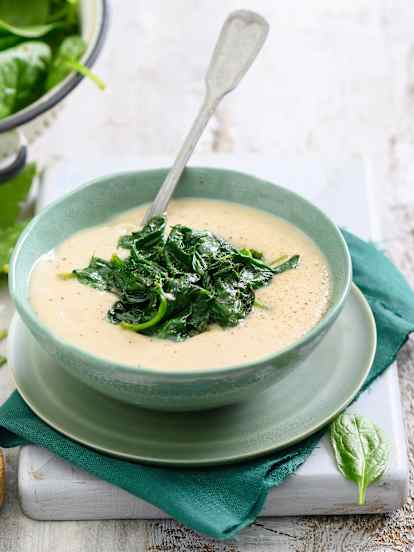 Crema de judías blancas con espinacas