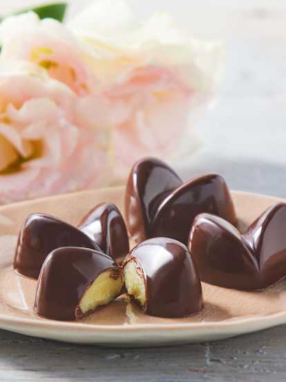 Chocolates with White Chocolate Lemon Filling