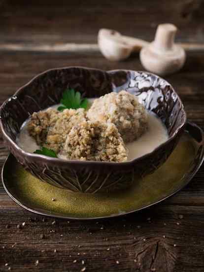 Pilzknöderl mit Krensauce (vegan)