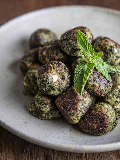 Bezmięsne klopsiki z jarmużu