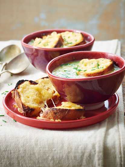 Soupe à l'oignon gratinée