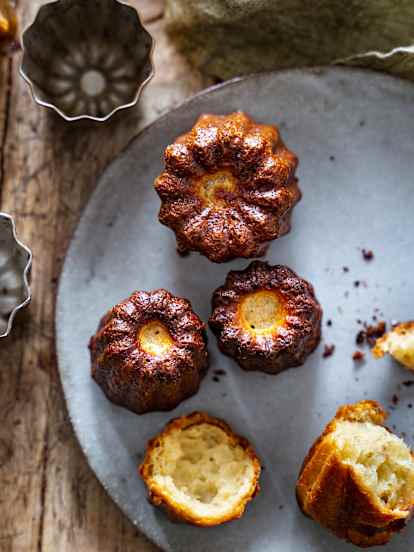 Cannelés bordelais