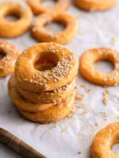 Biscuits salés au paprika et sésame