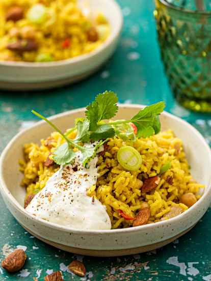 Persisches Pilaw mit Masala-Joghurt