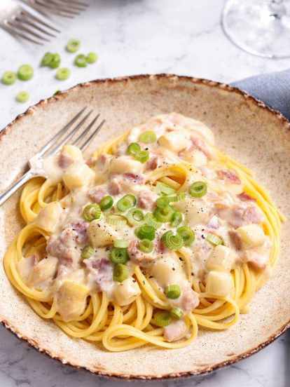 Pasta met Asperges in een Saus van Spek en Room