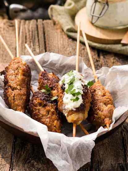 Gegrilde Gehaktrolletjes (Cevapcici) met Tzatziki Saus