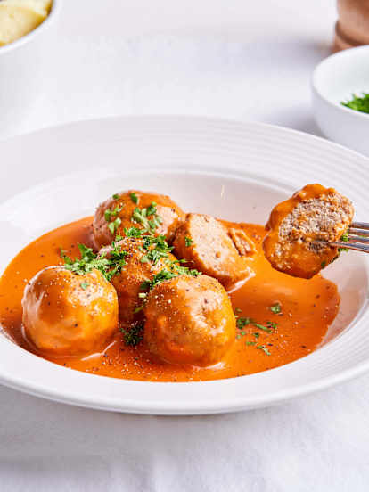 Balletjes in Tomatensaus op grootmoeders wijze