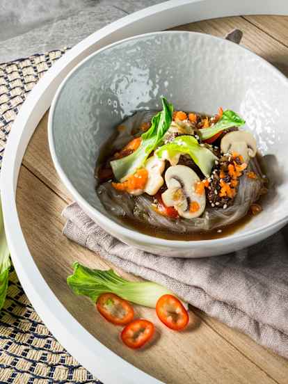 Reisnudelbowl mit Schmorfleisch
