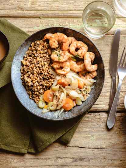 Buddha bowl lentilles, petit épeautre et crevettes