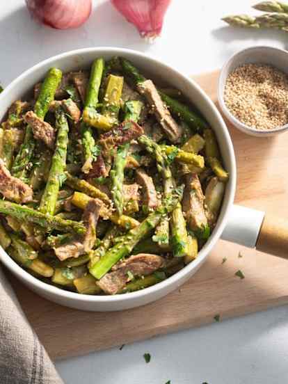 Alcatra salteada com aspargos