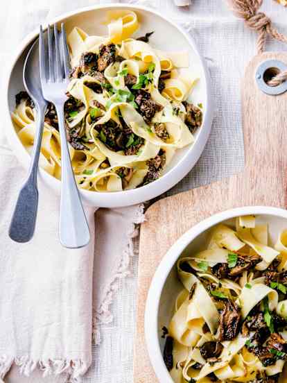 Tagliatelle z duszonymi grzybami