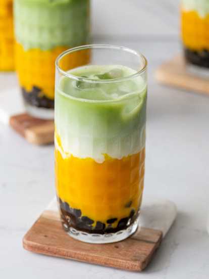 Matcha bubble tea z mango