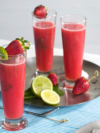 Caipiroska z truskawkami i imbirem