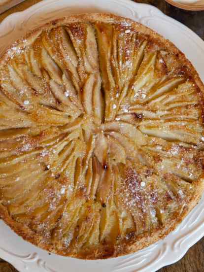 Tarta de peras y almendras