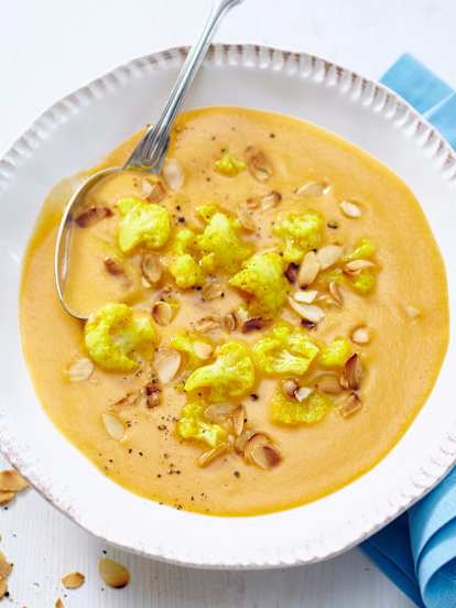 Sopa de coliflor al curry