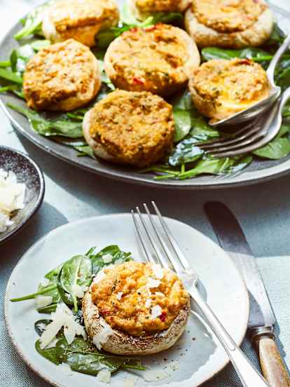 Grillowane pieczarki nadziewane serami z papryczką chili