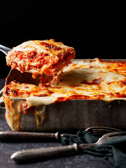 Lasagne Bolognese mit frischer Spinatpasta