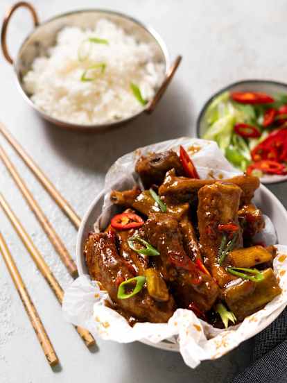 Chinese steamed ribs with garlic sauce