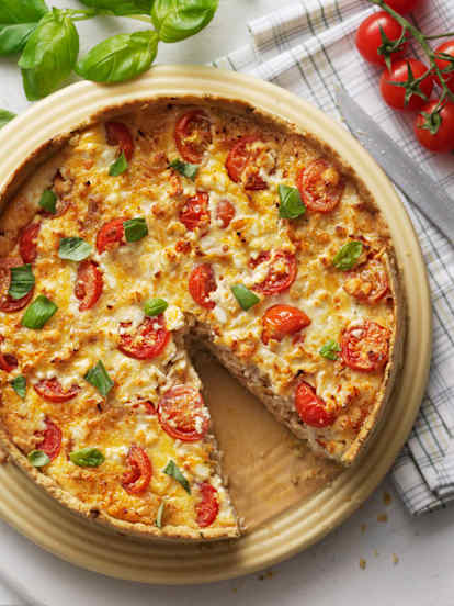 Tomaten-Basilikum-Quiche mit Hähnchen