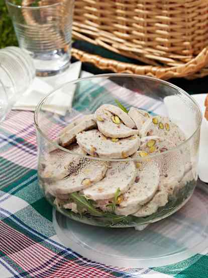 Fiambre de pollo con pistachos
