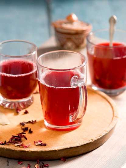 Rozgrzewająca herbata z hibiskusa