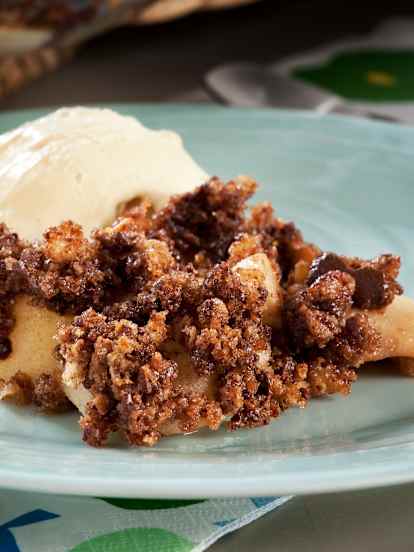 Crumble de pera com chocolate