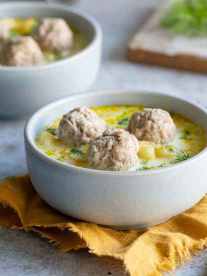 Zupa koperkowa z pulpecikami