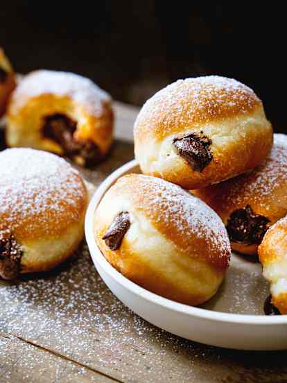 Petits beignets chocolat et noisettes