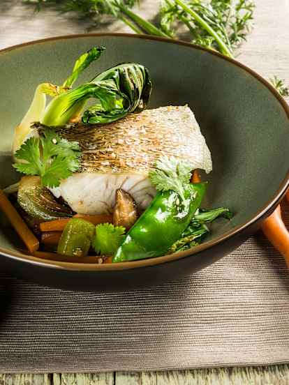 Zander auf Shiitake-Pak Choi