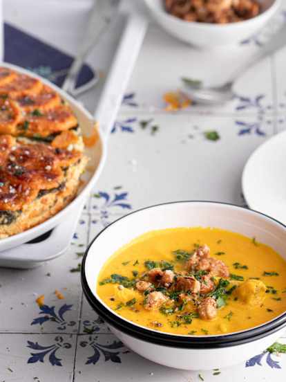 Menu: Romige Kokos-Wortelsoep met Kip en Zoete Aardappeltaart