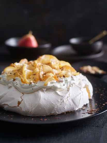 Pavlova de laranja e pera