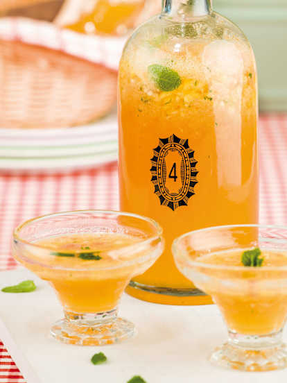 Sangria de frutos tropicais