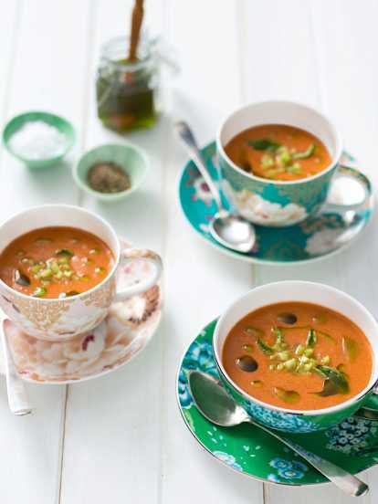 Watermeloen gazpacho met jalapeño olie