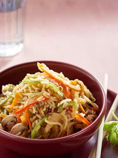 Poêlée de riz aux légumes asiatiques
