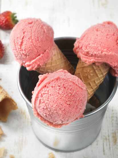 Quick Strawberry Ice Cream