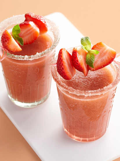 Rhubarb and Strawberry Juice