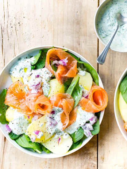 Salade de pommes de terre, saumon et aneth